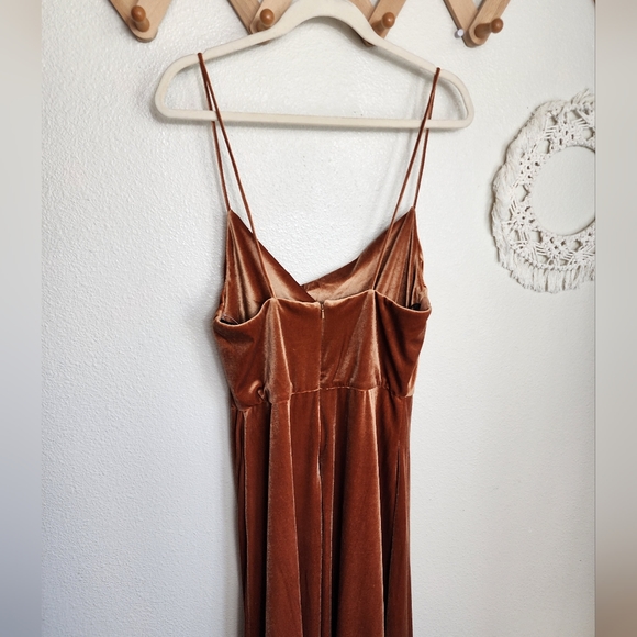 After Six Cowl-Neck Velvet Maxi Dress With Pockets In Golden Almond - Picture 7 of 12